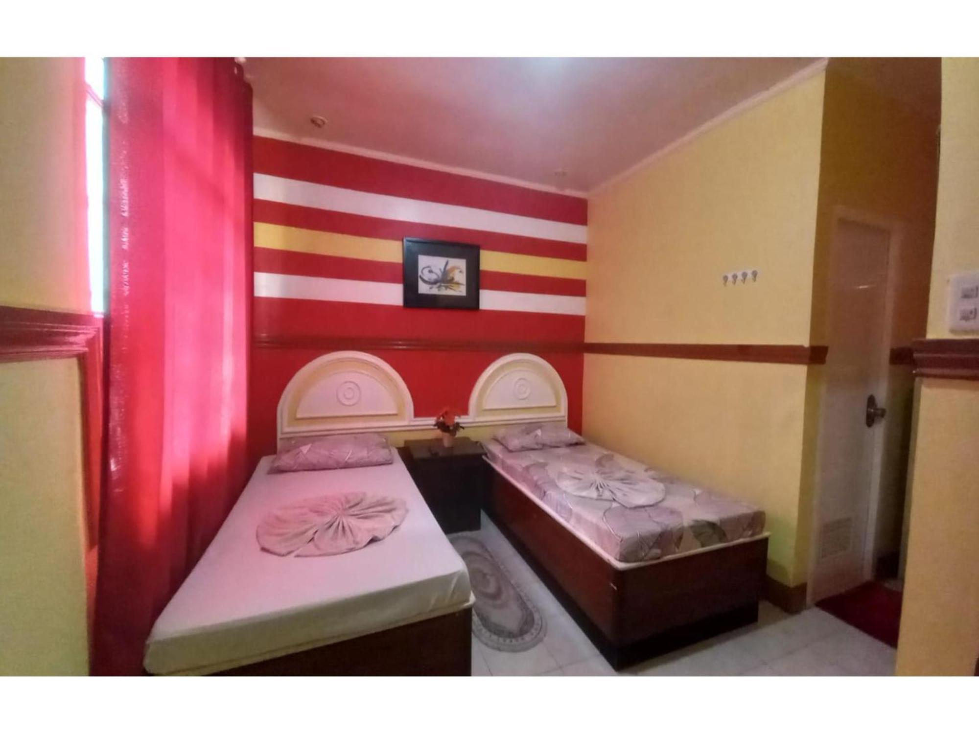 Oyo 1048 Jomckayl Apartelle Naga Kültér fotó