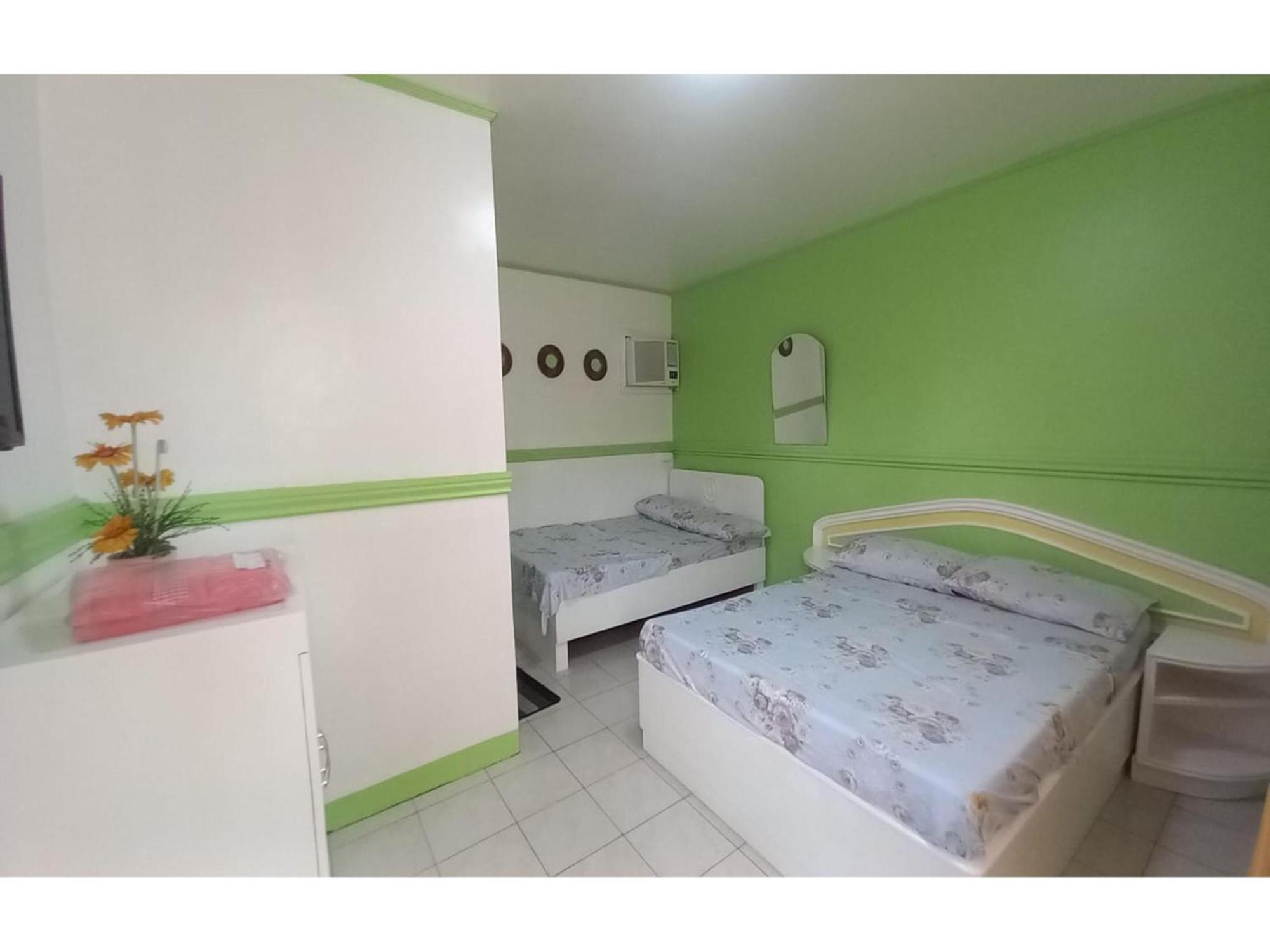 Oyo 1048 Jomckayl Apartelle Naga Kültér fotó